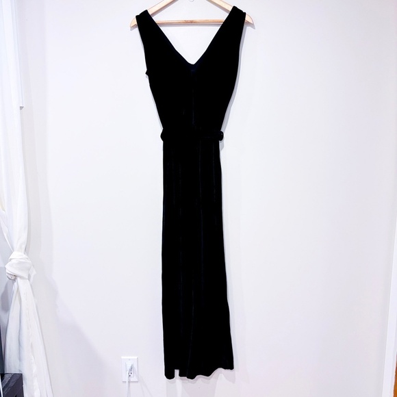 MERCER & MADISON Black velvet jumpsuit - Picture 7 of 9